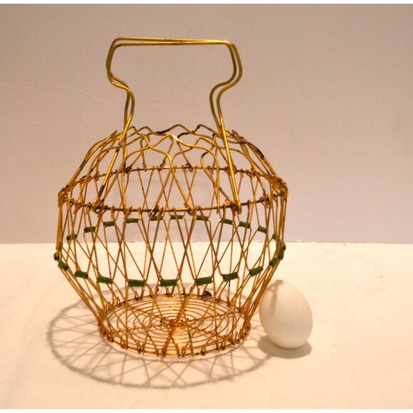Vintage Chicken Wire Egg Basket Rustic Primitive Farmhouse Country - Picture 1 of 4